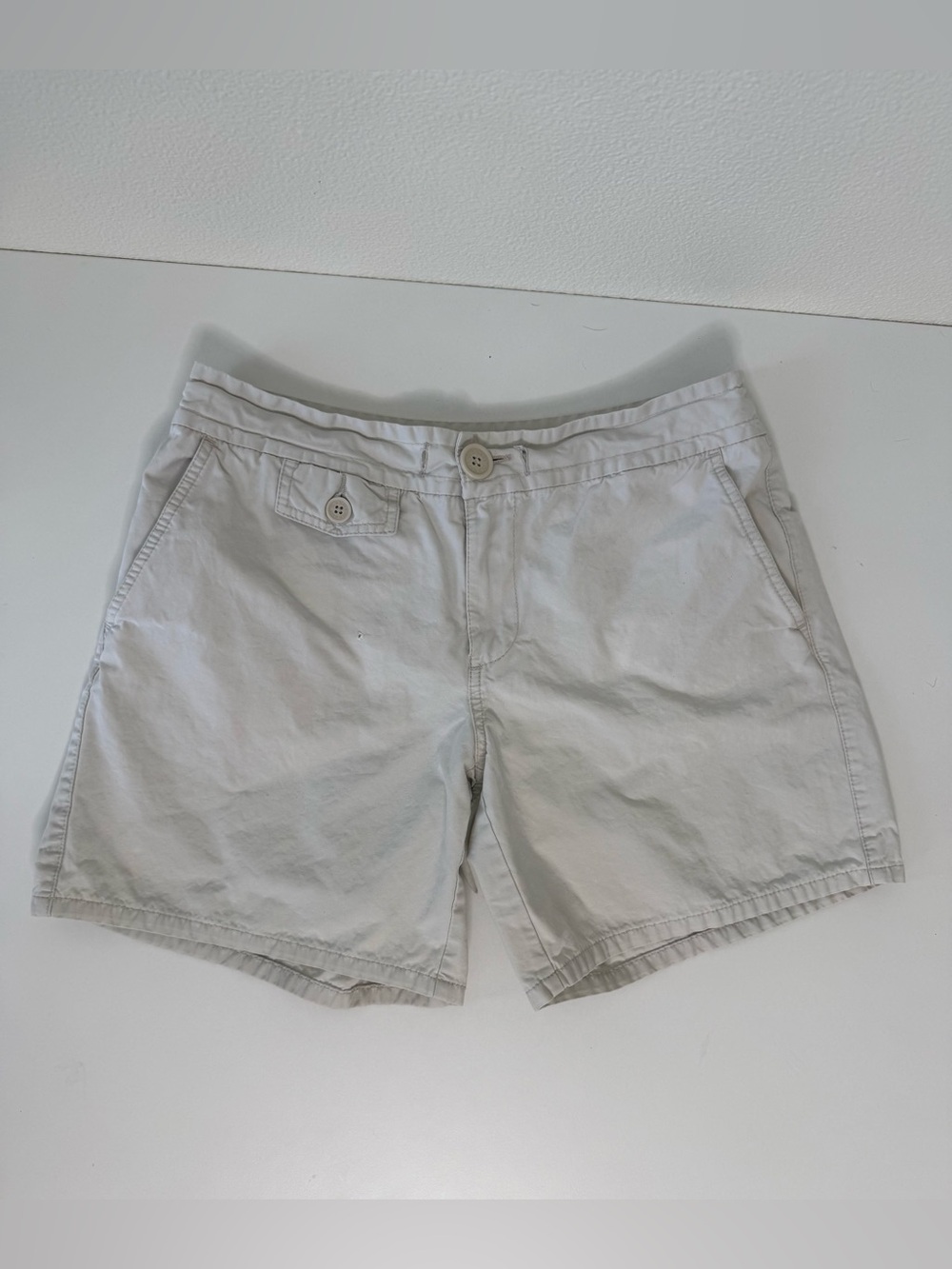 Old Navy Vintage Y2K Khaki Chino Shorts Floral Lining Size 10 Cream Mid Rise